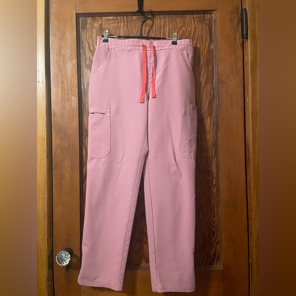 FIGS Yola Scrub Pants in Chalk Pink Size Small Petite